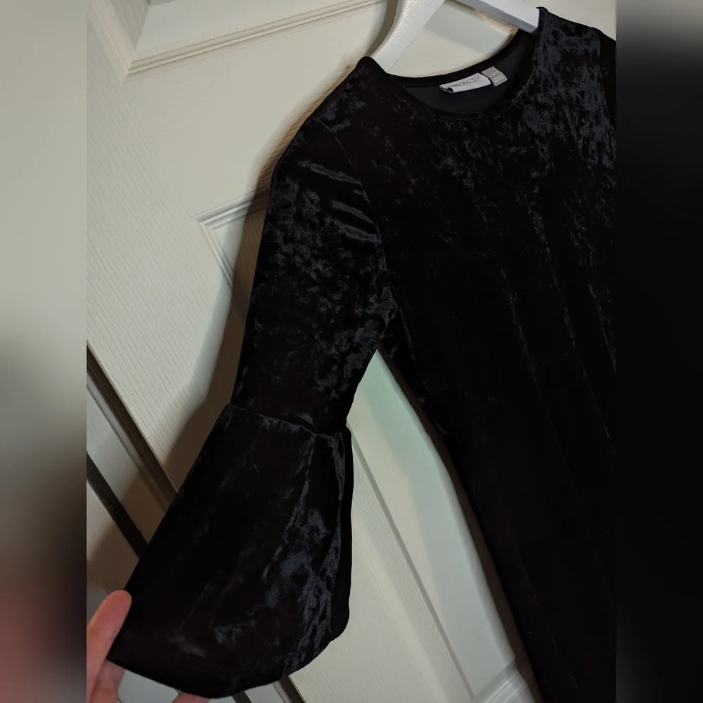 Children's place black velour dress with flare sleeves size large